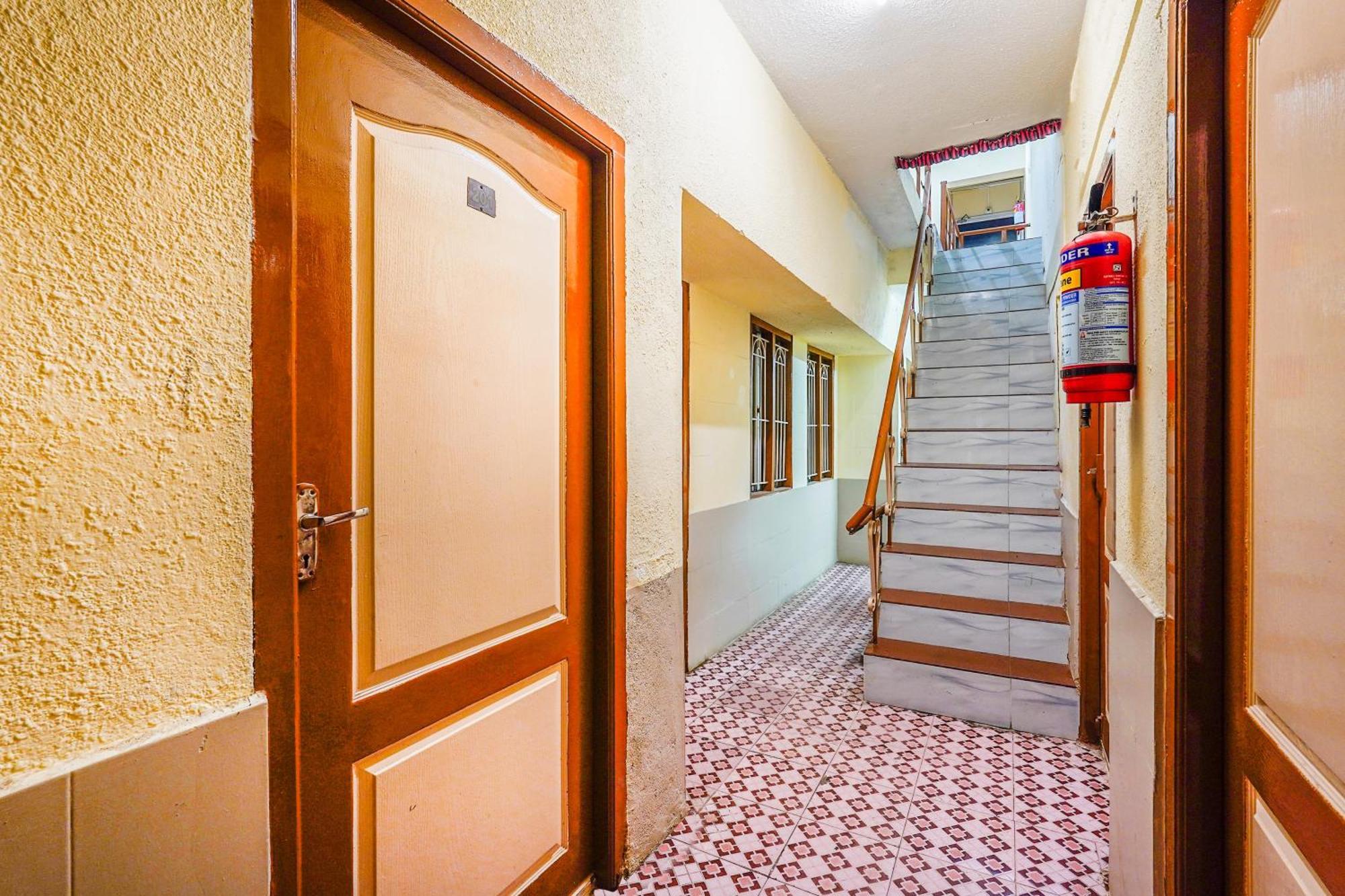 O Ecr Kanathur Hotel